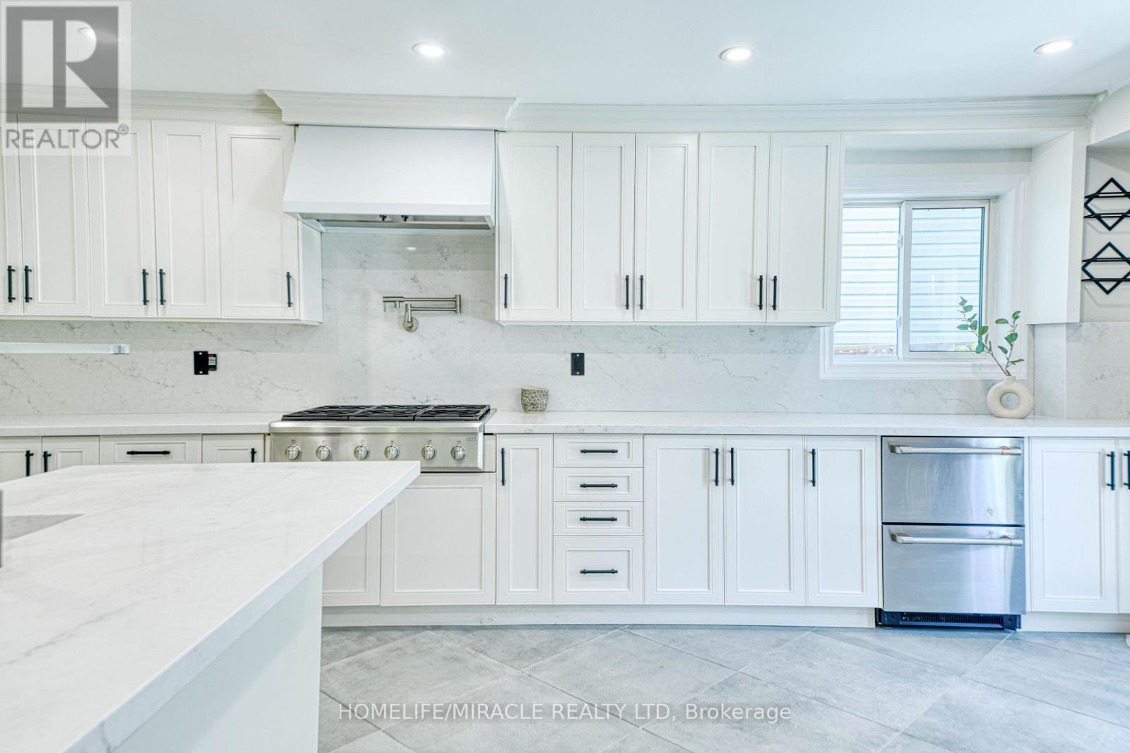 1350 Aldergrove Drive, Oshawa, Ontario  L1K 2Y6 - Photo 9 - E12937598