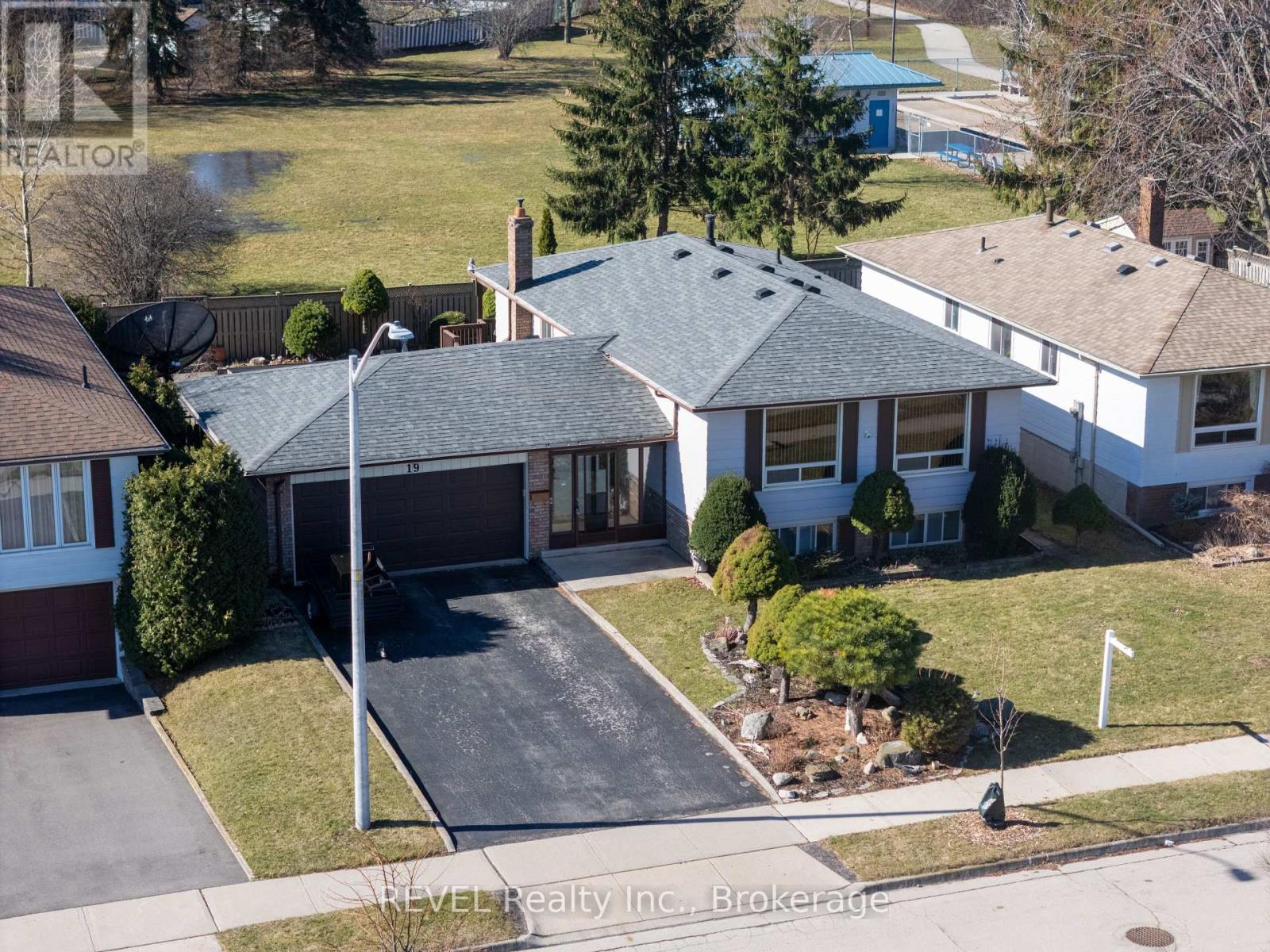 19 LYNWOOD DRIVE, hamilton (stoney creek), Ontario