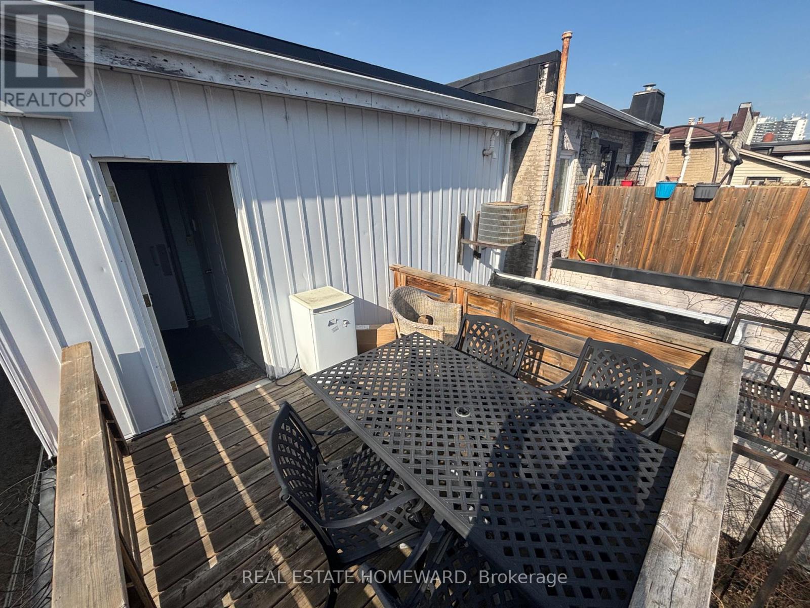 2nd Floor - 921 Kingston Road, Toronto, Ontario  M4E 1S6 - Photo 30 - E12831724