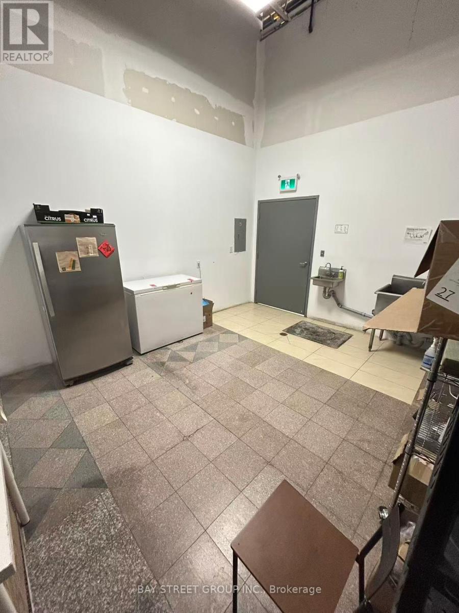 14 - 1000 Burnhamthorpe Road W, Mississauga, Ontario  L5C 2S4 - Photo 3 - W12937572