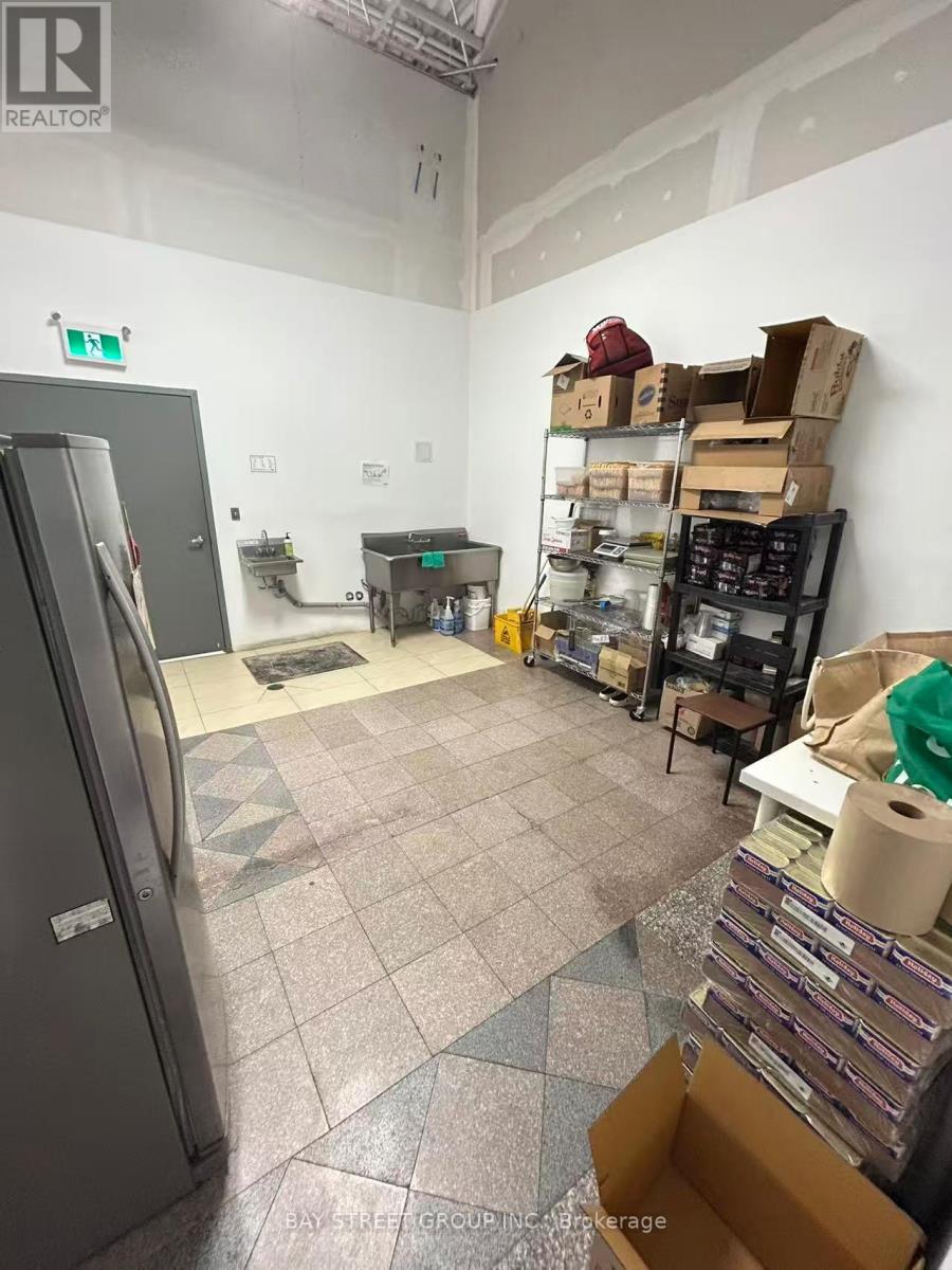 14 - 1000 Burnhamthorpe Road W, Mississauga, Ontario  L5C 2S4 - Photo 5 - W12937572