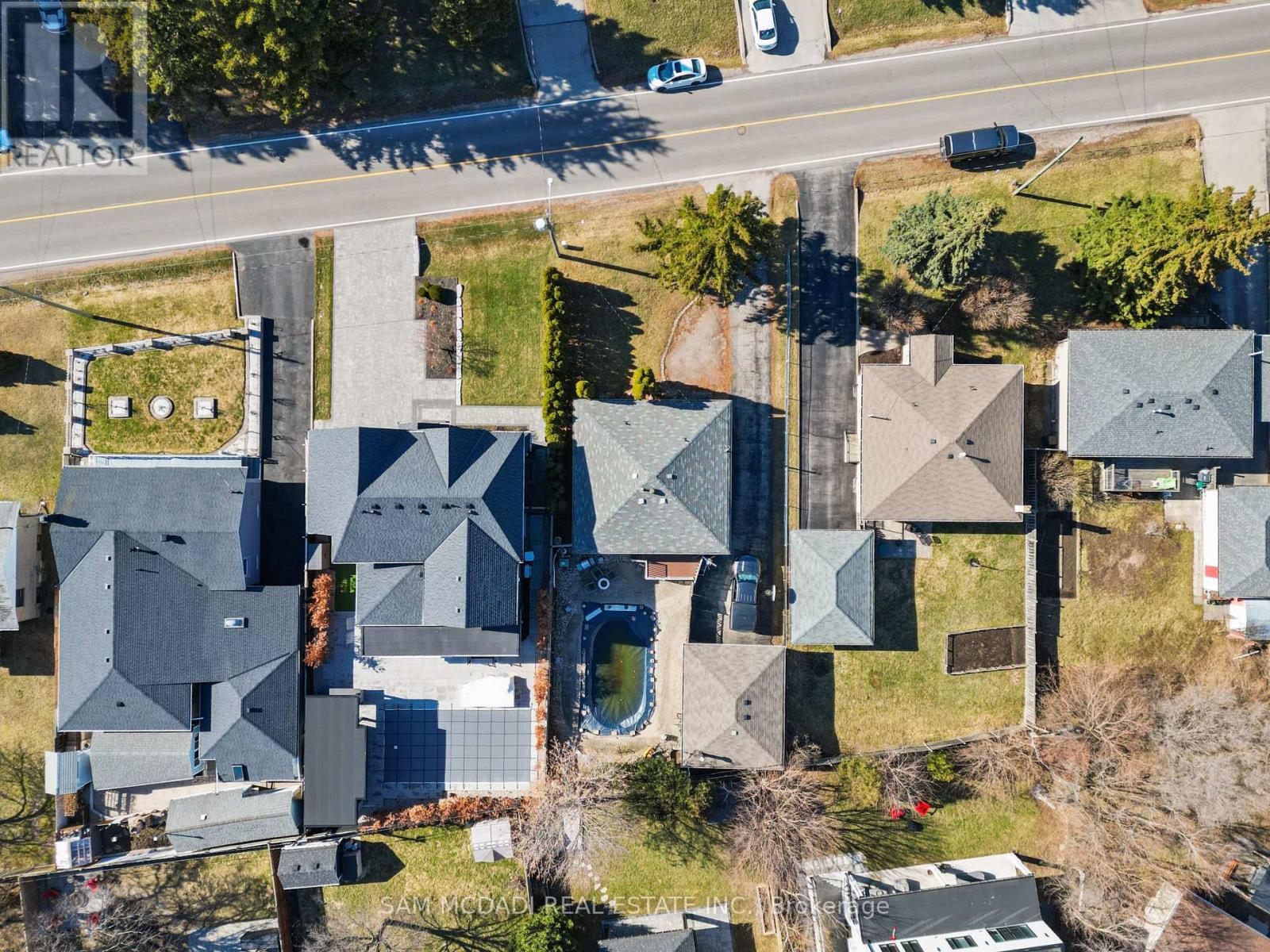 1294 Pinegrove Road, Oakville, Ontario  L6L 2X3 - Photo 2 - W12937582