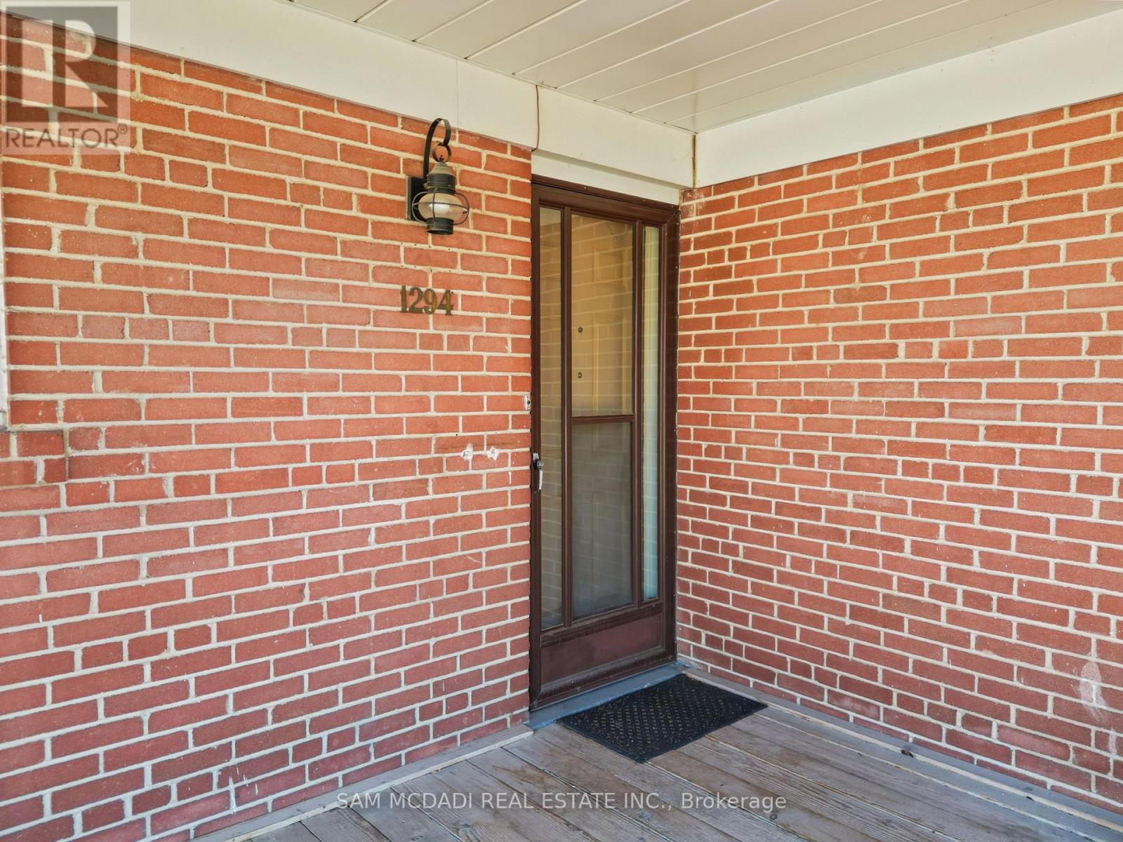 1294 Pinegrove Road, Oakville, Ontario  L6L 2X3 - Photo 5 - W12937582