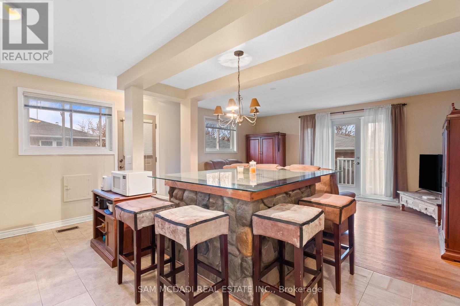 1294 Pinegrove Road, Oakville, Ontario  L6L 2X3 - Photo 9 - W12937582