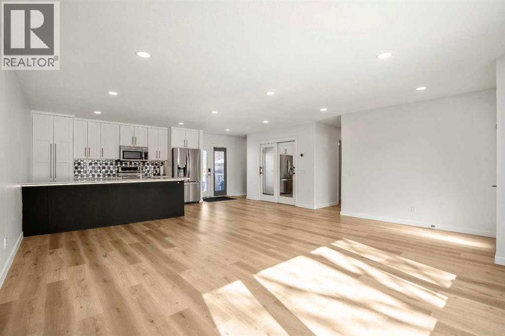 636 Arlington Drive SE, Calgary, Alberta  T2H 1S9 - Photo 2 - A2292282