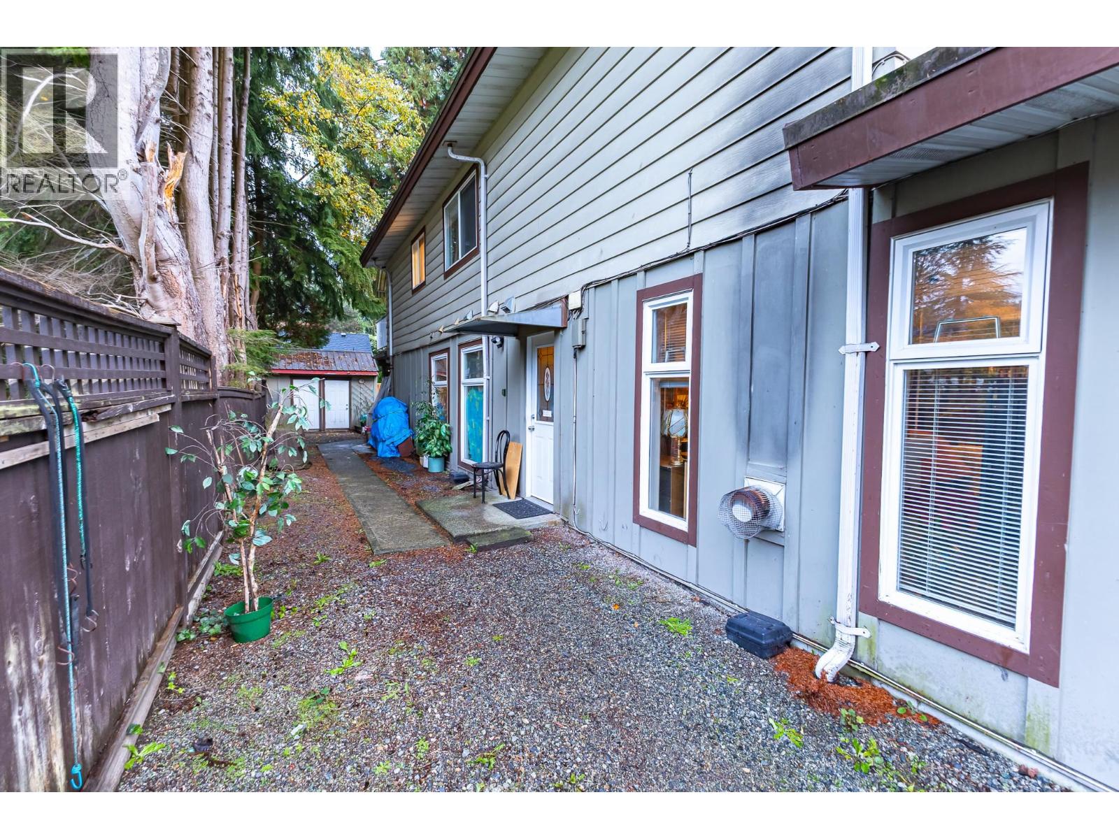 3326 3330 Finley Street, Port Coquitlam, British Columbia  V3B 3H2 - Photo 9 - R3104895