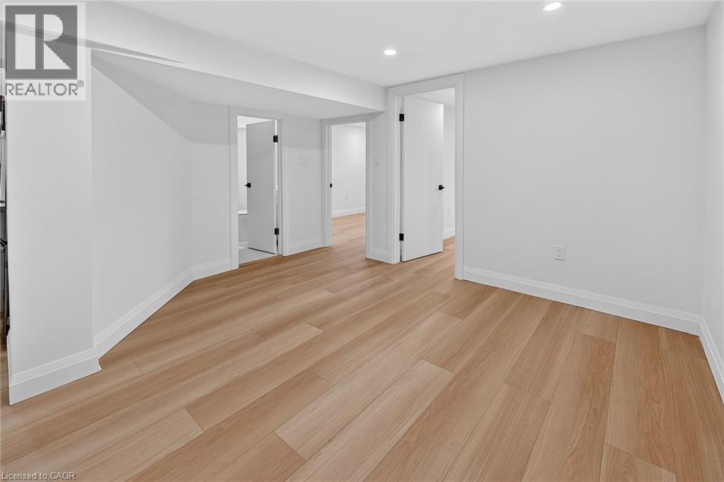 7 Crosthwaite Avenue S, Hamilton, Ontario  L8K 2T7 - Photo 33 - 40814419