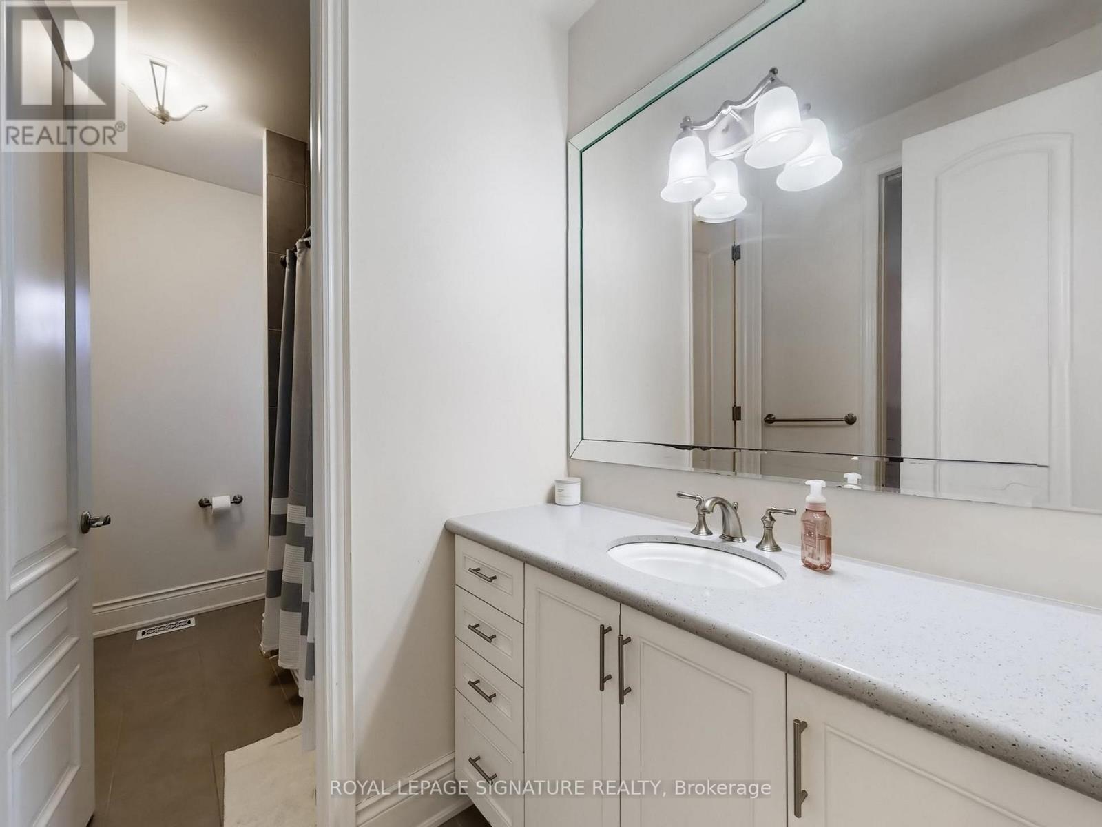 35 Annsleywood Court, Vaughan, Ontario  L4H 3N5 - Photo 23 - N12934892