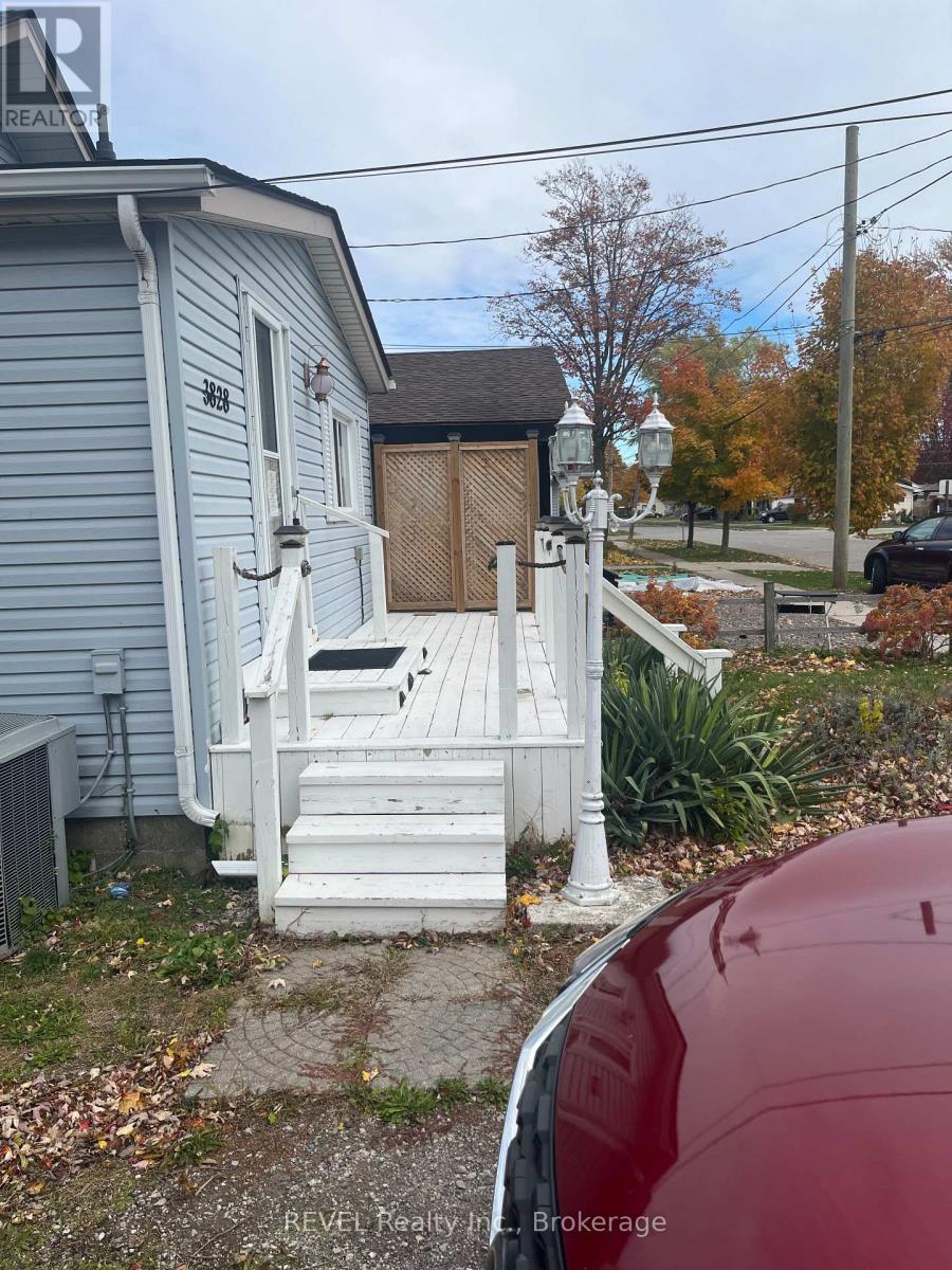 3828 Roxborough Avenue, Fort Erie, Ontario  L0S 1B0 - Photo 2 - X12937624