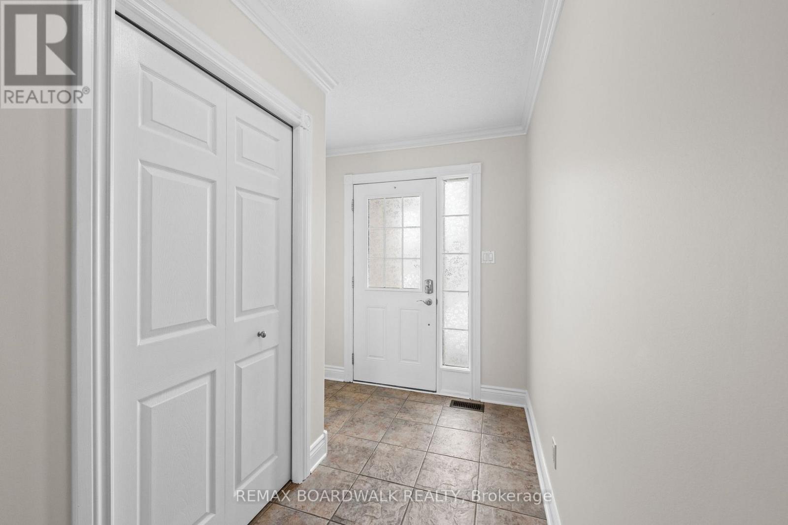 110 Templeton Court, North Grenville, Ontario  K0G 1J0 - Photo 2 - X12847752