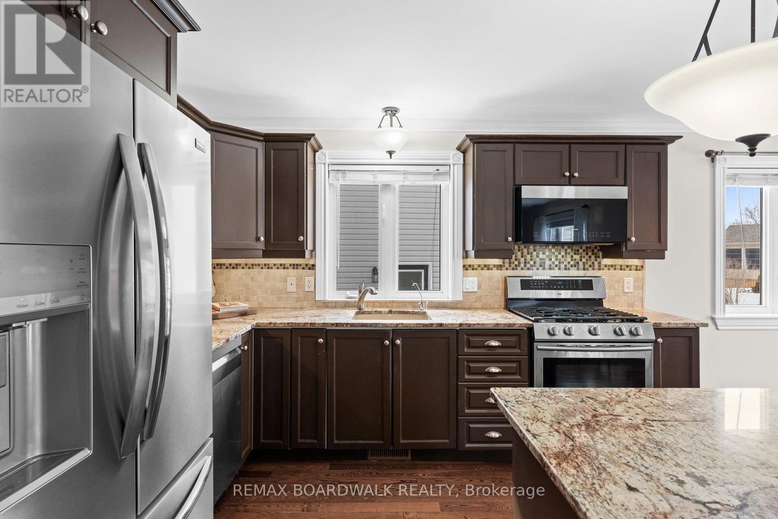 110 Templeton Court, North Grenville, Ontario  K0G 1J0 - Photo 9 - X12847752