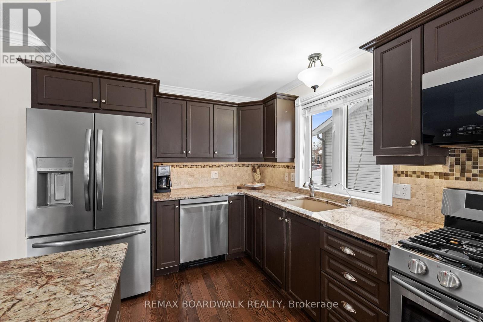 110 Templeton Court, North Grenville, Ontario  K0G 1J0 - Photo 8 - X12847752