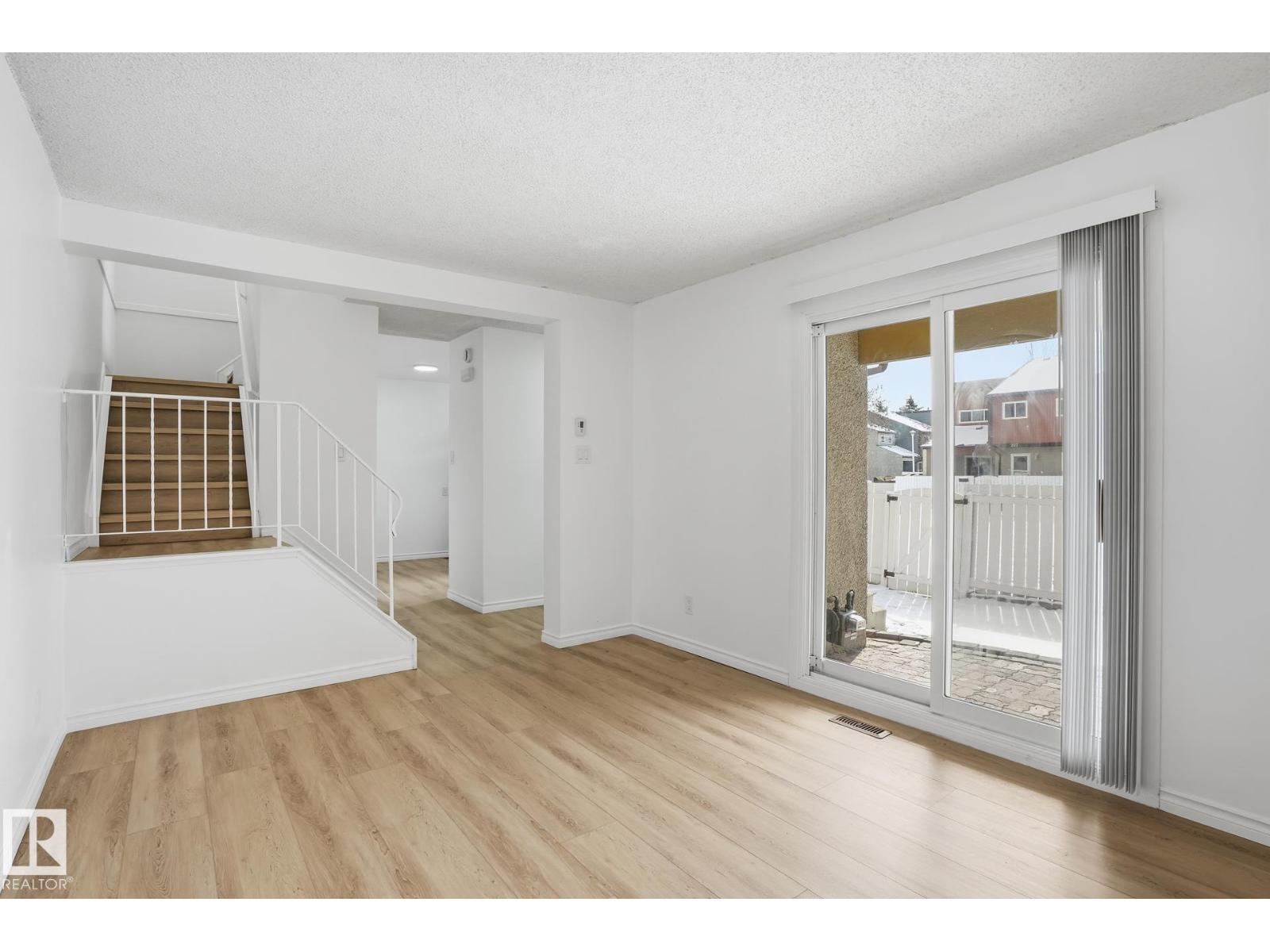 202 Kaskitayo Ct Nw, Edmonton, Alberta  T6J 3T3 - Photo 8 - E4479599