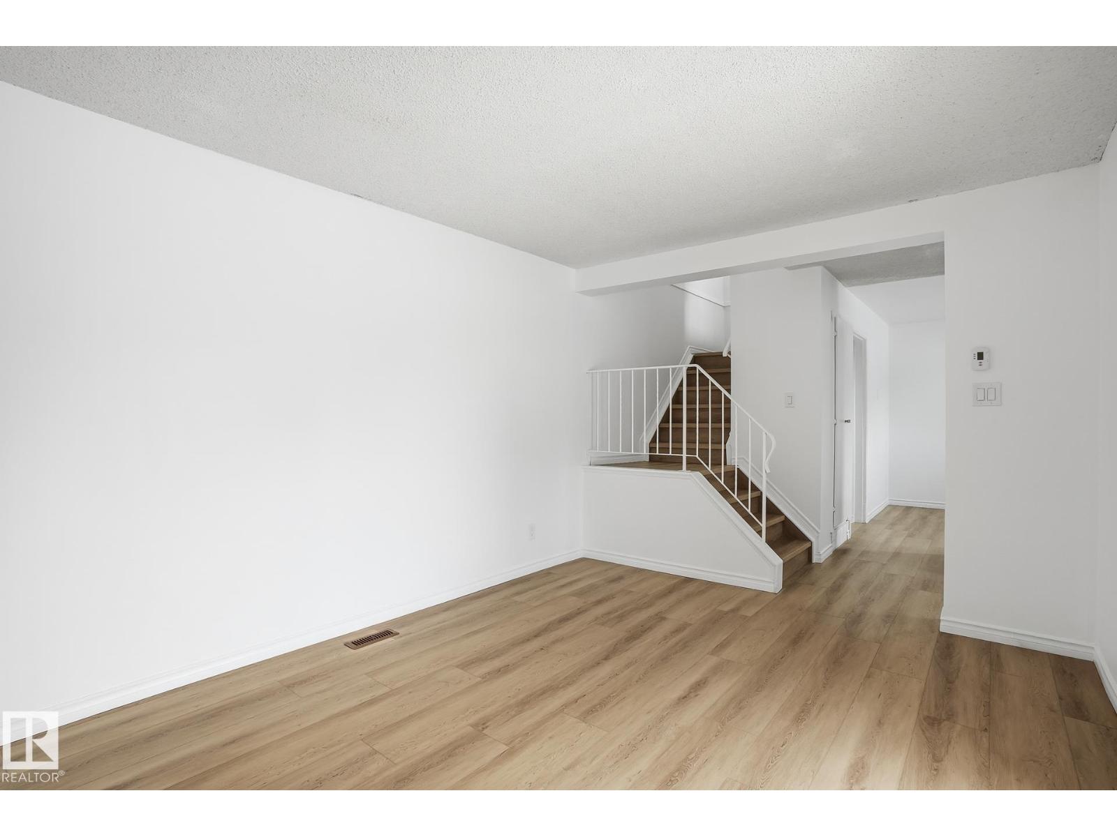 202 Kaskitayo Ct Nw, Edmonton, Alberta  T6J 3T3 - Photo 10 - E4479599