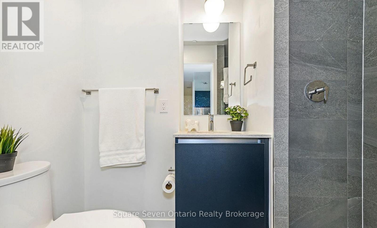 820 - 395 Dundas Street, Oakville, Ontario  L6M 4M2 - Photo 4 - W12937620