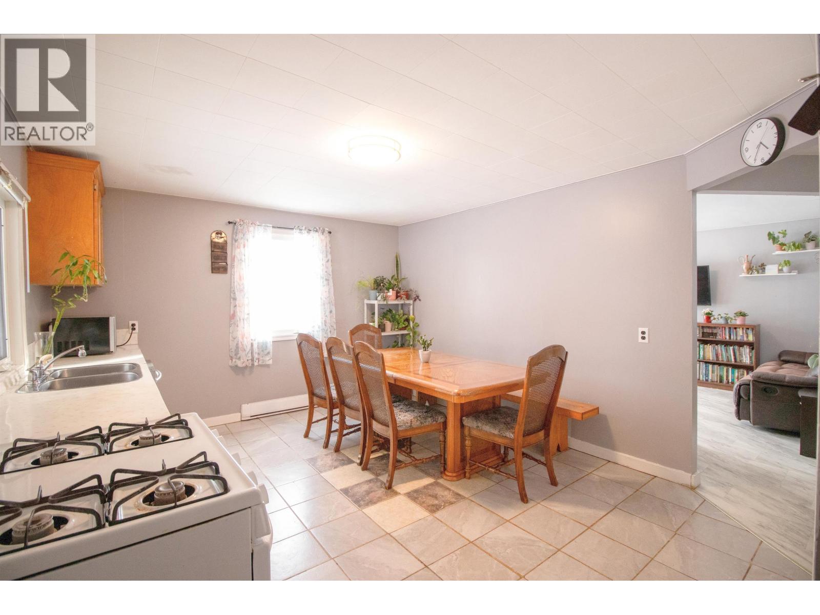 10220 96 Avenue, Fort St. John, British Columbia  V1J 1L4 - Photo 7 - R3104972