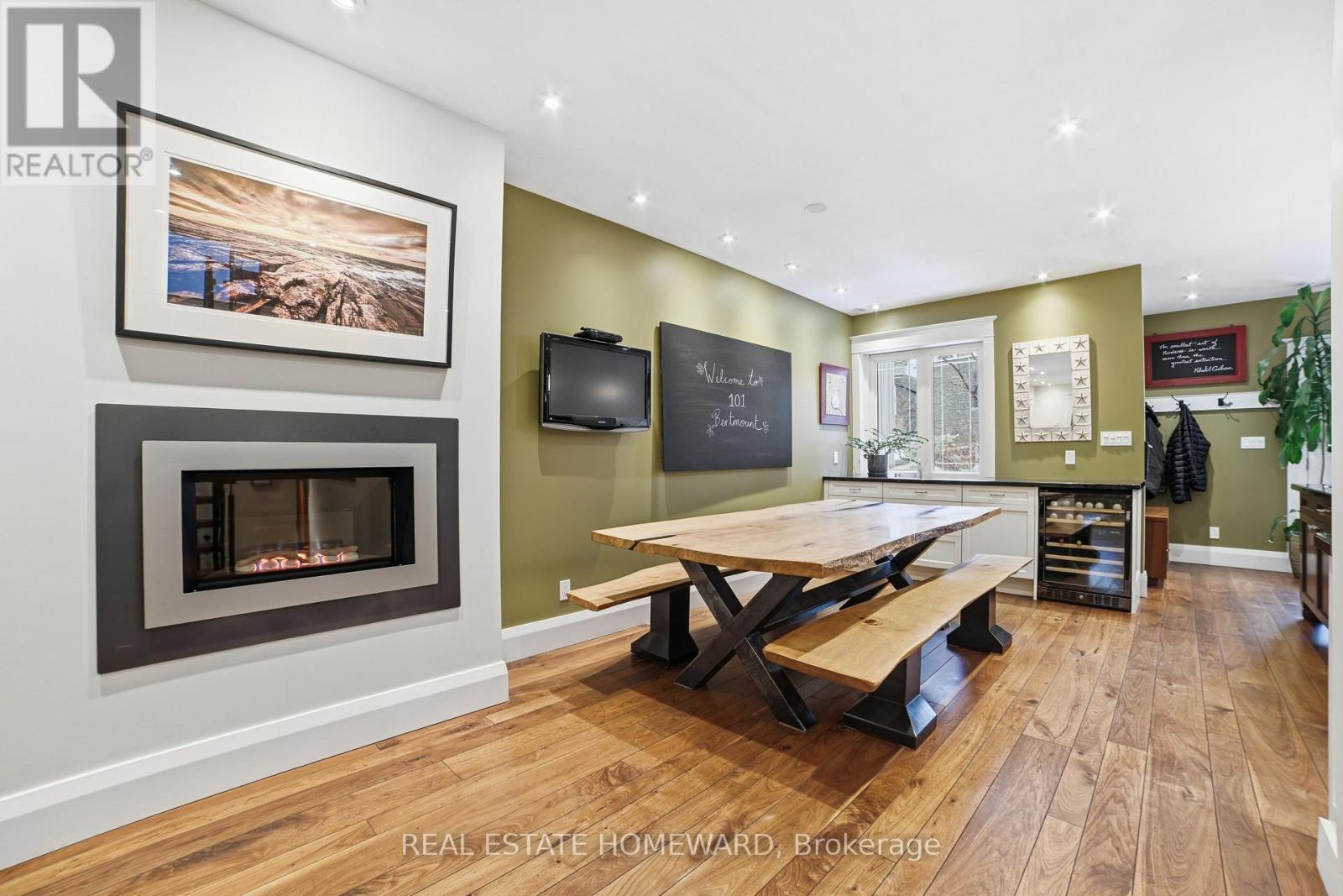 101 Bertmount Avenue, Toronto, Ontario  M4M 2X8 - Photo 6 - E12805942