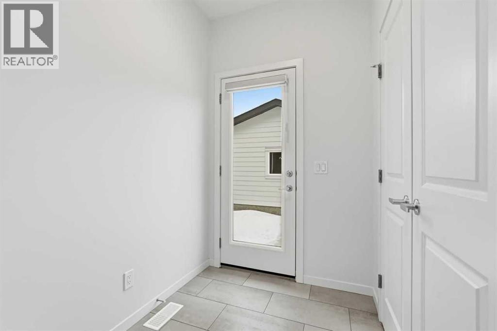 15077 37 Street SW, Calgary, Alberta  T2Y 0R7 - Photo 15 - A2288979