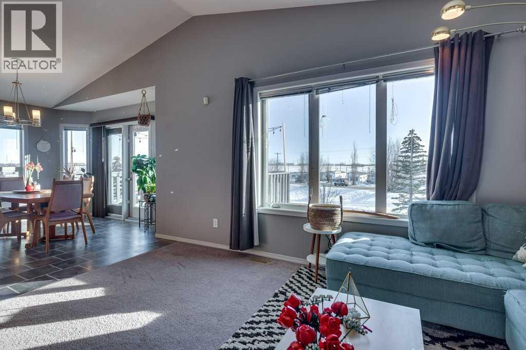 13 Heritage Drive, Penhold, Alberta  T0M 1R0 - Photo 12 - A2280093