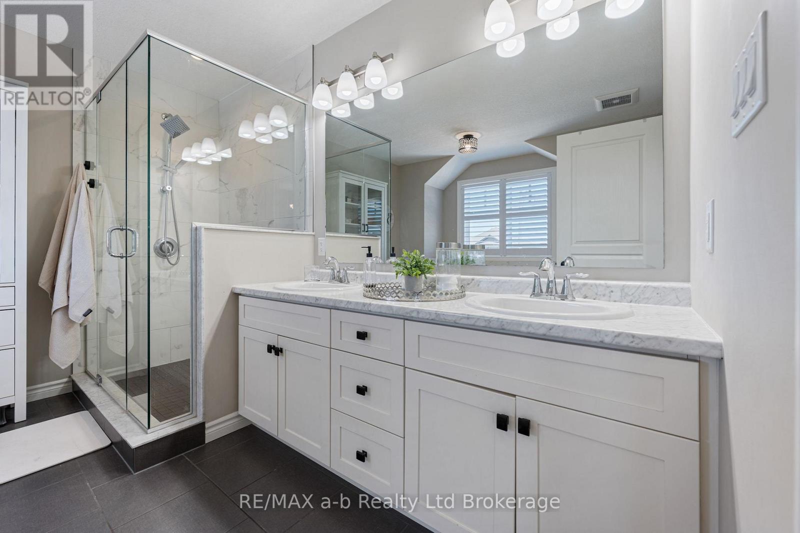 11 Chamberlain Avenue, Ingersoll, Ontario  N5C 0C6 - Photo 24 - X12937636