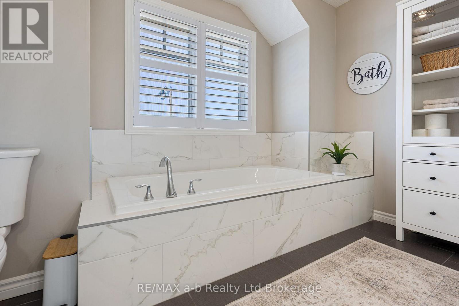 11 Chamberlain Avenue, Ingersoll, Ontario  N5C 0C6 - Photo 25 - X12937636