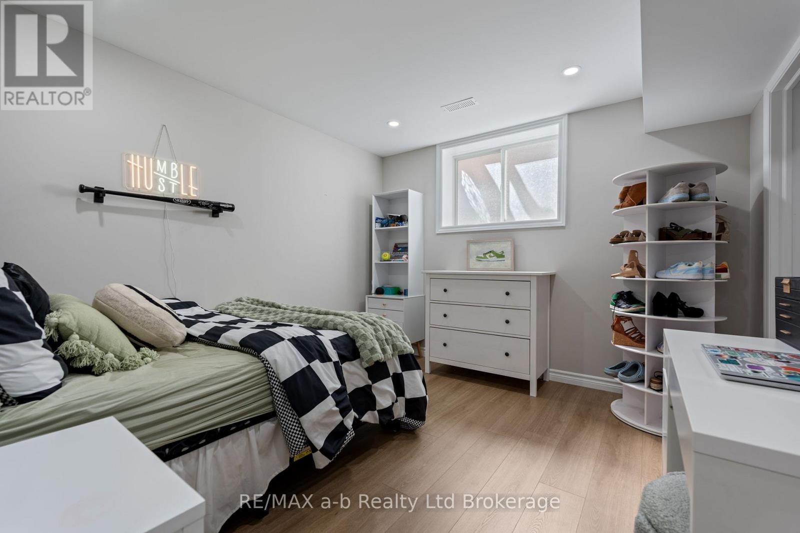 11 Chamberlain Avenue, Ingersoll, Ontario  N5C 0C6 - Photo 30 - X12937636