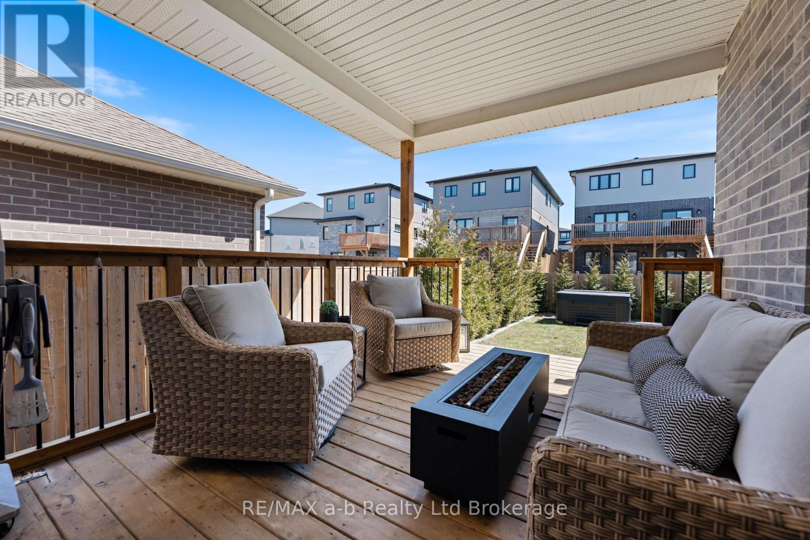 11 Chamberlain Avenue, Ingersoll, Ontario  N5C 0C6 - Photo 36 - X12937636