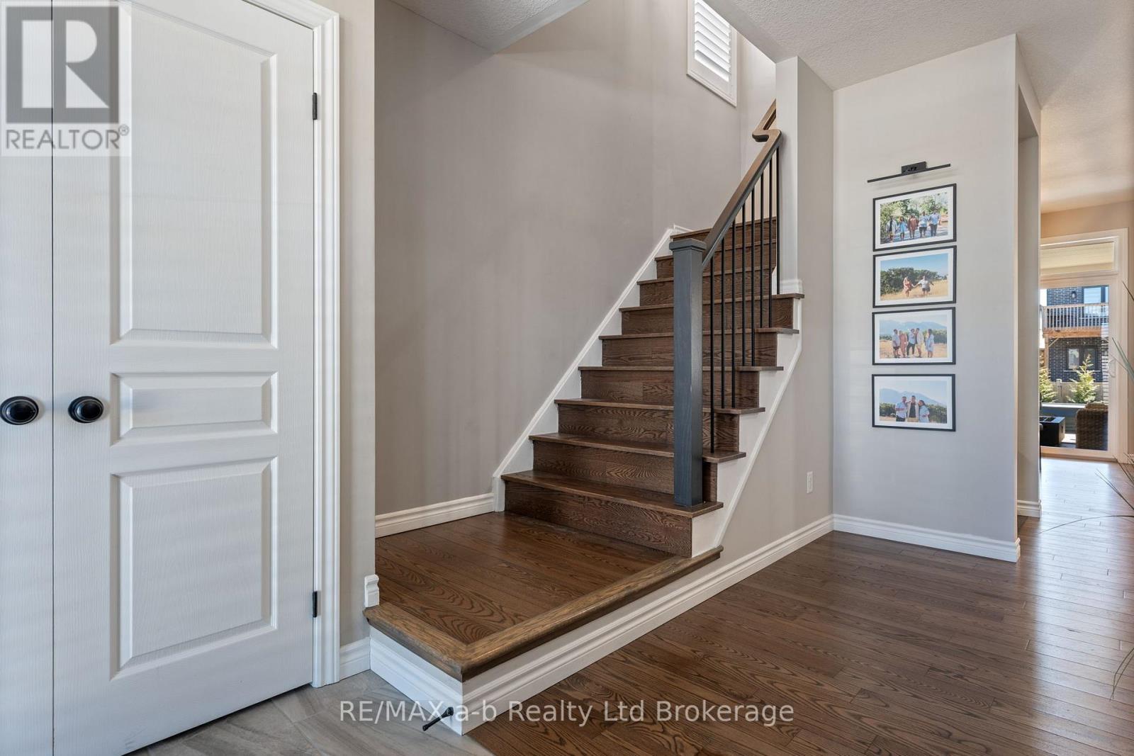 11 Chamberlain Avenue, Ingersoll, Ontario  N5C 0C6 - Photo 4 - X12937636