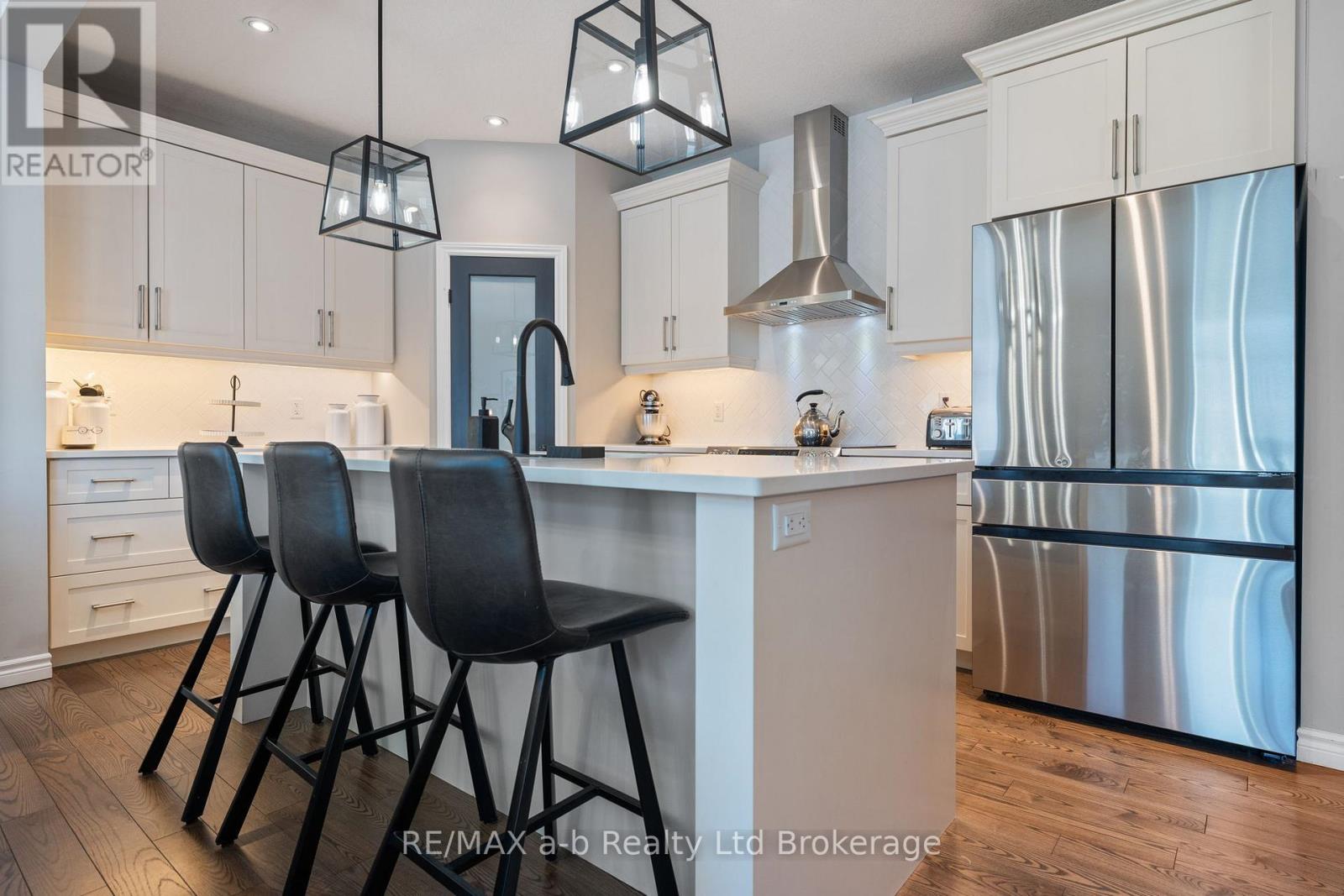 11 Chamberlain Avenue, Ingersoll, Ontario  N5C 0C6 - Photo 8 - X12937636