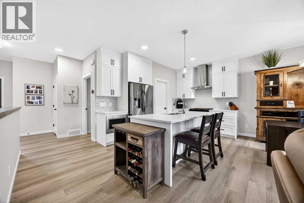 826 Mandalay Link, Carstairs, Alberta  T0M 0N0 - Photo 11 - A2296046