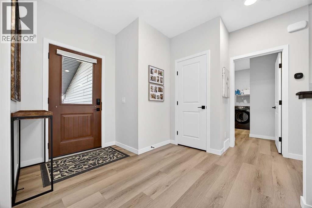 826 Mandalay Link, Carstairs, Alberta  T0M 0N0 - Photo 4 - A2296046