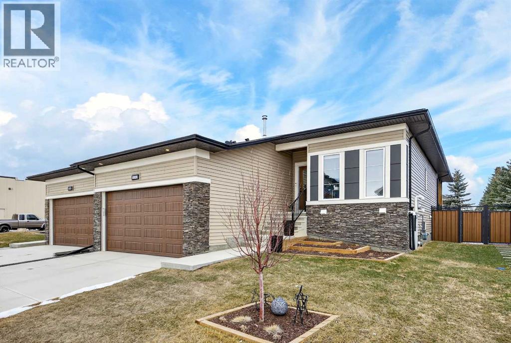 826 Mandalay Link, Carstairs, Alberta