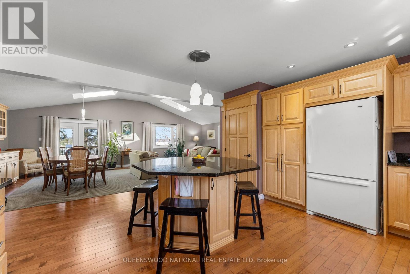 42125 Combermere Road NE, Madawaska Valley, Ontario  K0J 1B0 - Photo 13 - X12932932