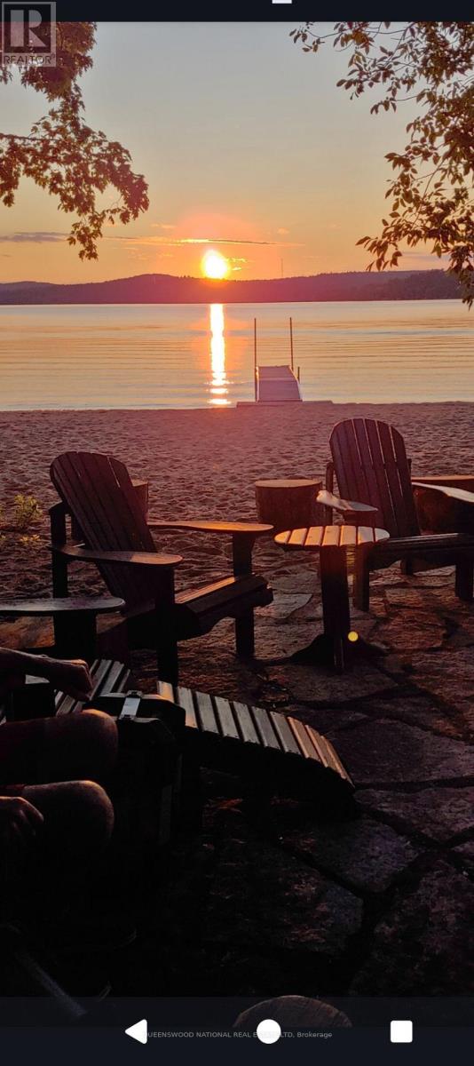 42125 Combermere Road NE, Madawaska Valley, Ontario  K0J 1B0 - Photo 4 - X12932932