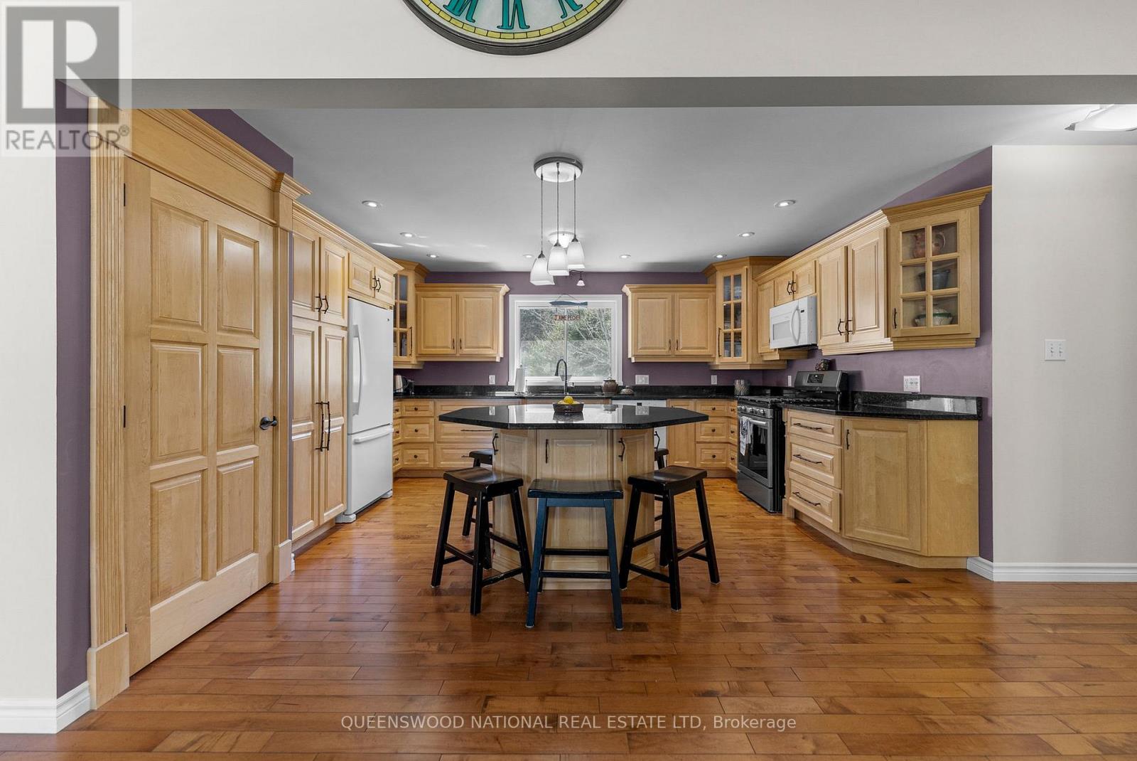 42125 Combermere Road NE, Madawaska Valley, Ontario  K0J 1B0 - Photo 14 - X12932932