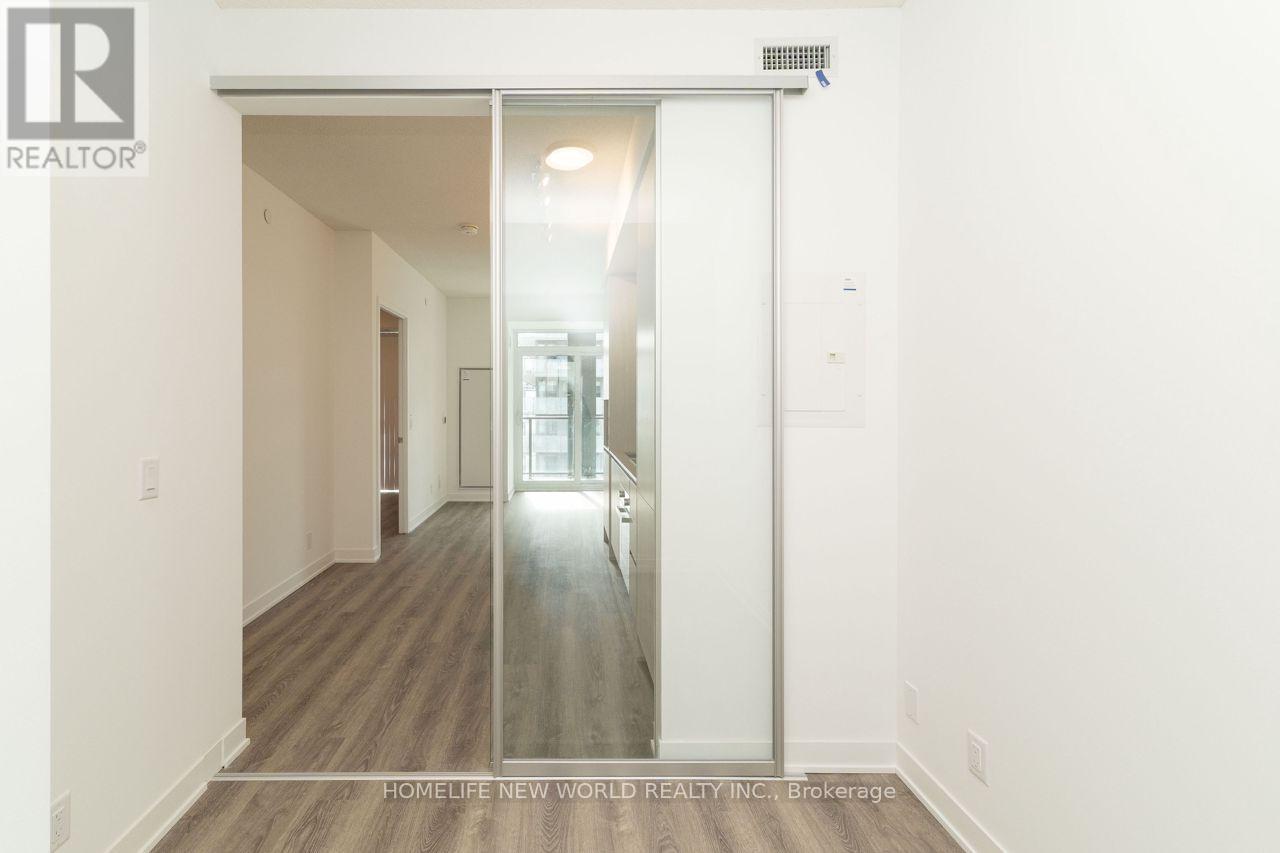 2807 - 180 Front Street E, Toronto, Ontario  M5A 0K9 - Photo 11 - C12937626