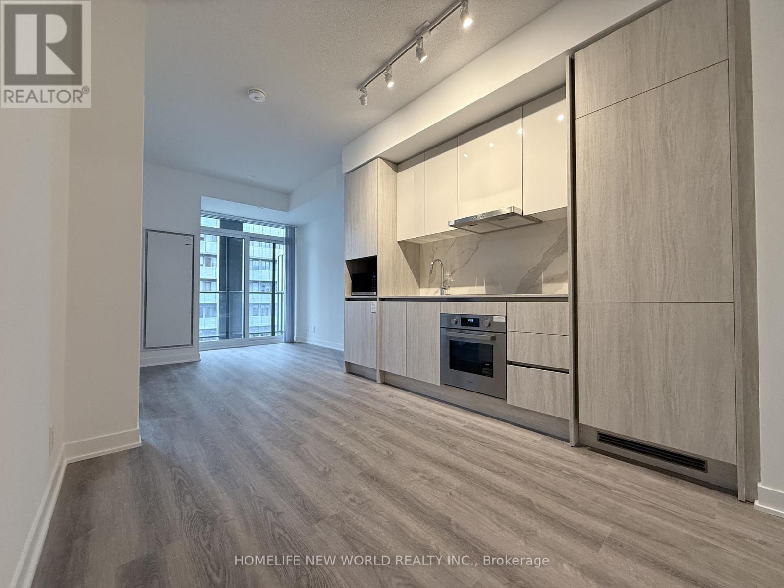 2807 - 180 Front Street E, Toronto, Ontario  M5A 0K9 - Photo 2 - C12937626