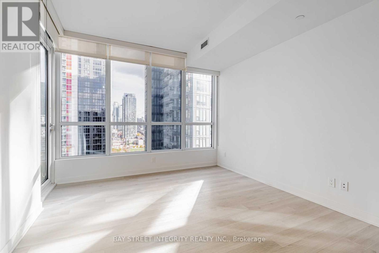 2107 - 80 Queens Wharf Road, Toronto, Ontario  M5V 0B4 - Photo 10 - C12937670