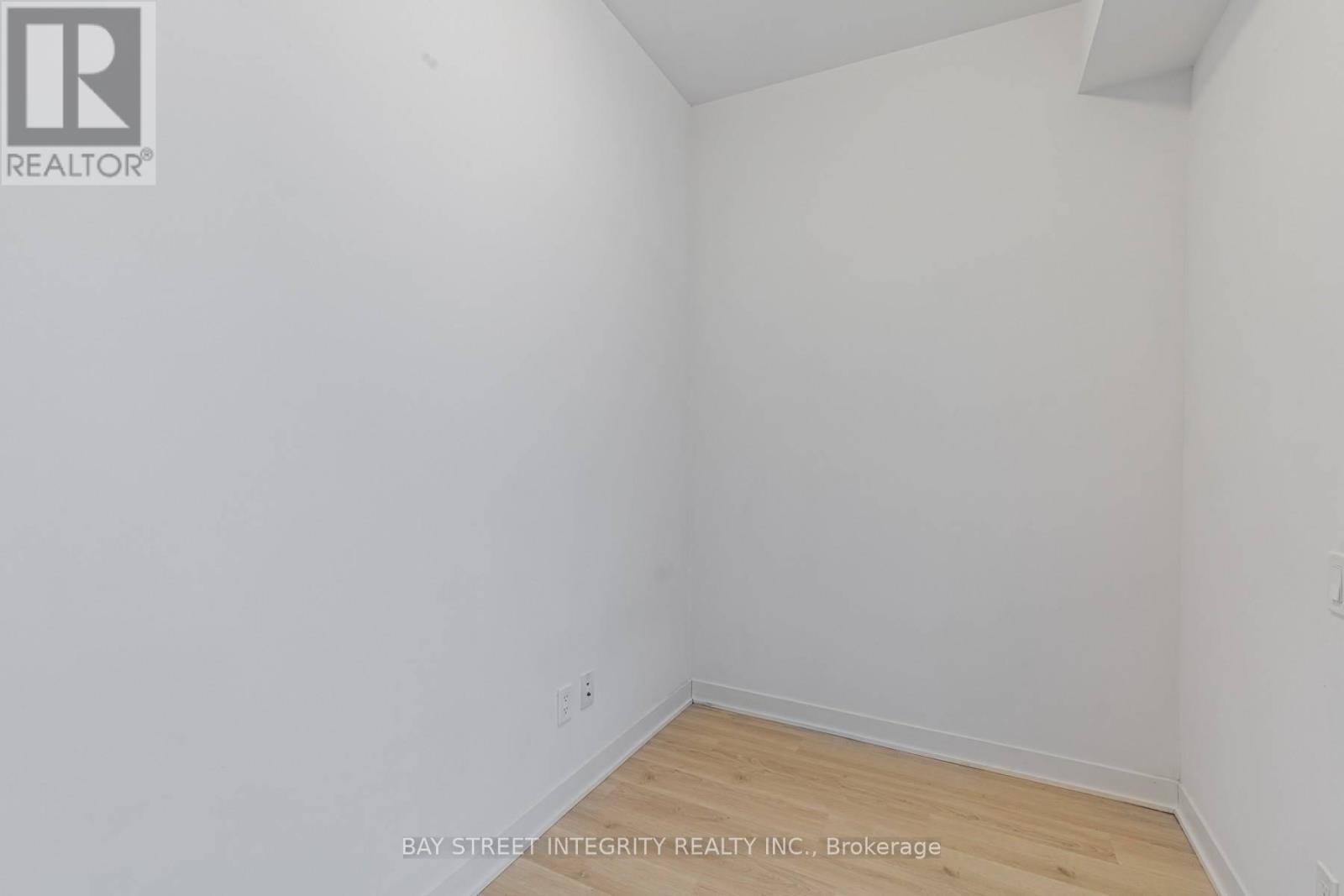 2107 - 80 Queens Wharf Road, Toronto, Ontario  M5V 0B4 - Photo 3 - C12937670