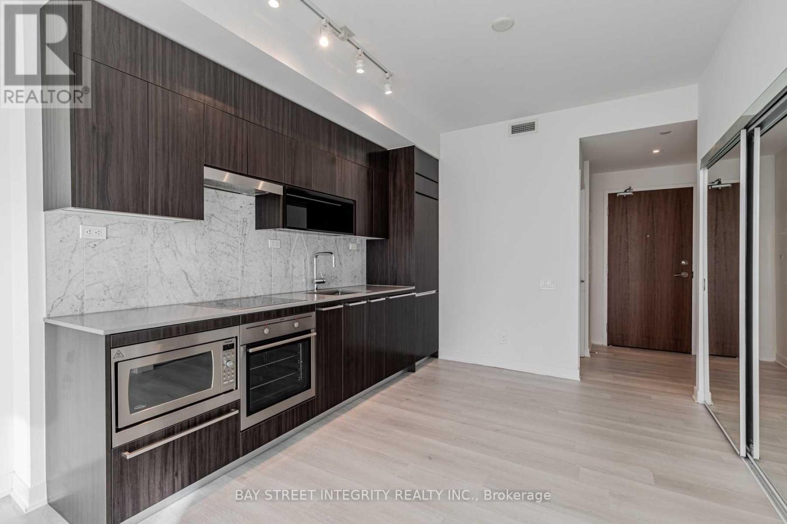 2107 - 80 Queens Wharf Road, Toronto, Ontario  M5V 0B4 - Photo 7 - C12937670