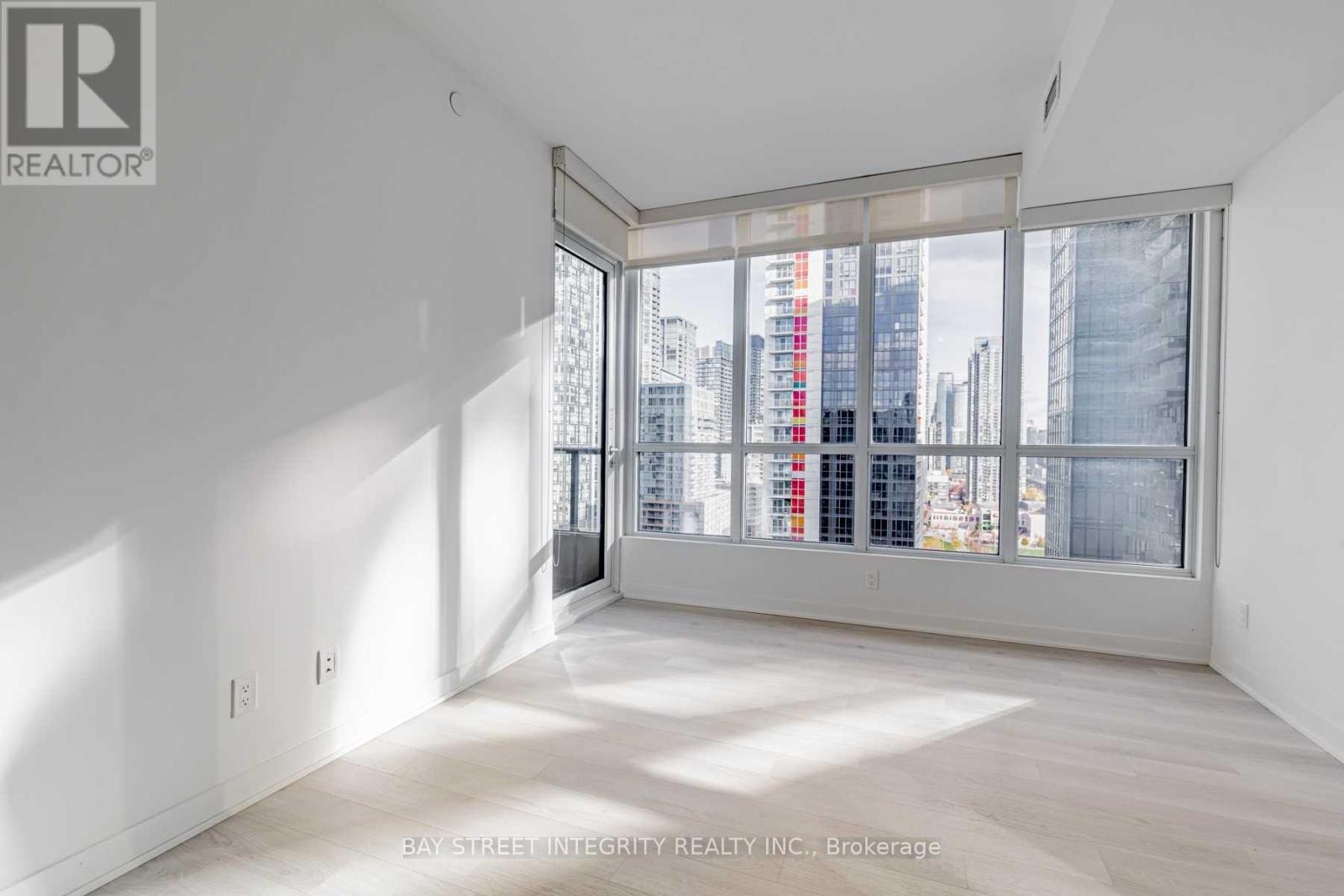 2107 - 80 Queens Wharf Road, Toronto, Ontario  M5V 0B4 - Photo 9 - C12937670