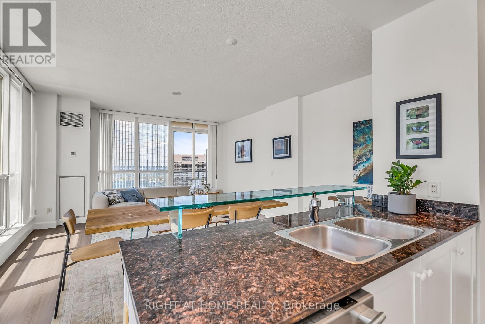 3202 - 8 York Street, Toronto, Ontario  M5J 2Y2 - Photo 10 - C12937694