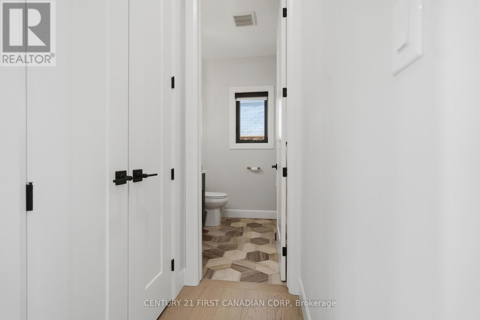 7129 Silver Creek Circle, London South, Ontario  N6P 0G9 - Photo 7 - X12937628