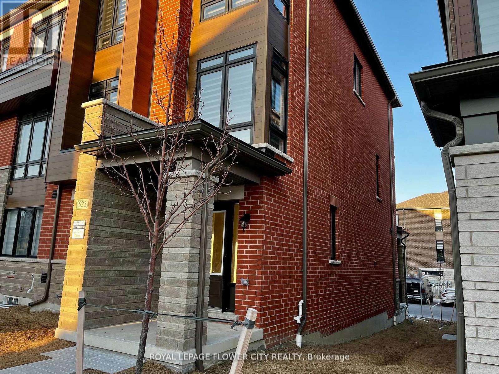 523 Danks Ridge Drive, Ajax, Ontario  L1S 0H3 - Photo 2 - E12937642