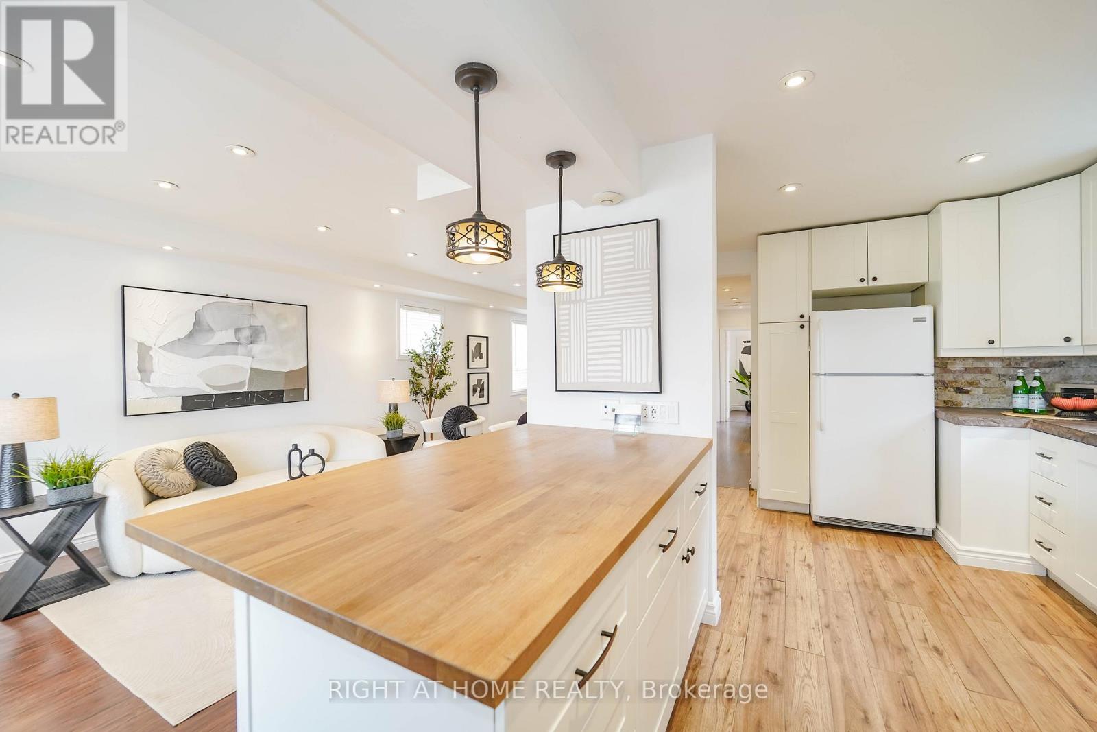 1083 Pharmacy Avenue, Toronto, Ontario  M1R 2H2 - Photo 11 - E12937648