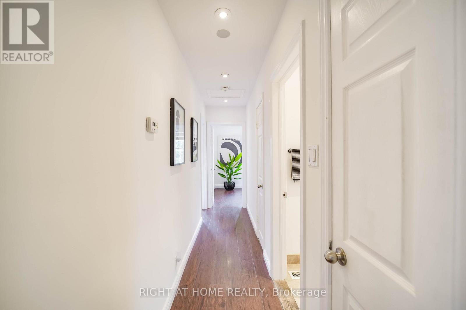 1083 Pharmacy Avenue, Toronto, Ontario  M1R 2H2 - Photo 19 - E12937648