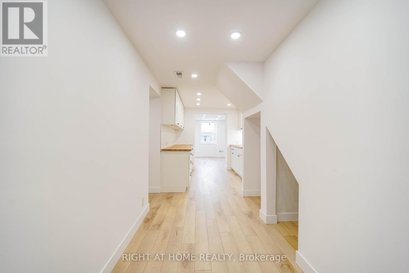 1083 Pharmacy Avenue, Toronto, Ontario  M1R 2H2 - Photo 31 - E12937648