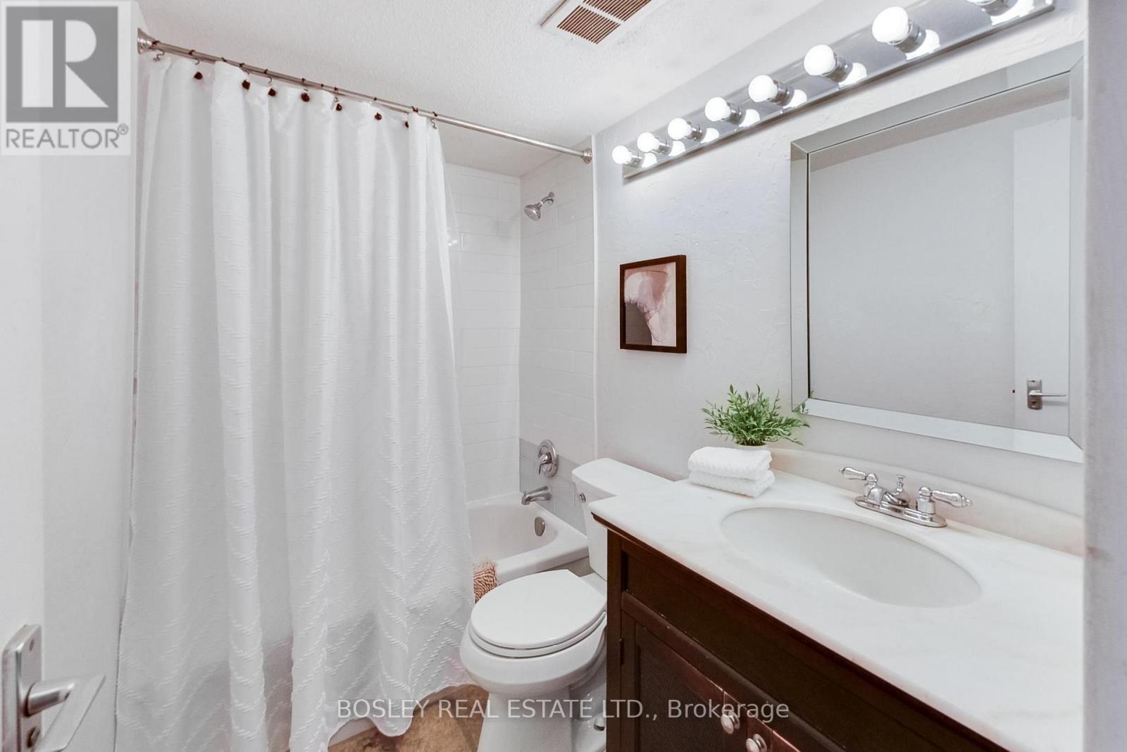 1902 - 3 Massey Square, Toronto, Ontario  M4C 5L5 - Photo 22 - E12937674