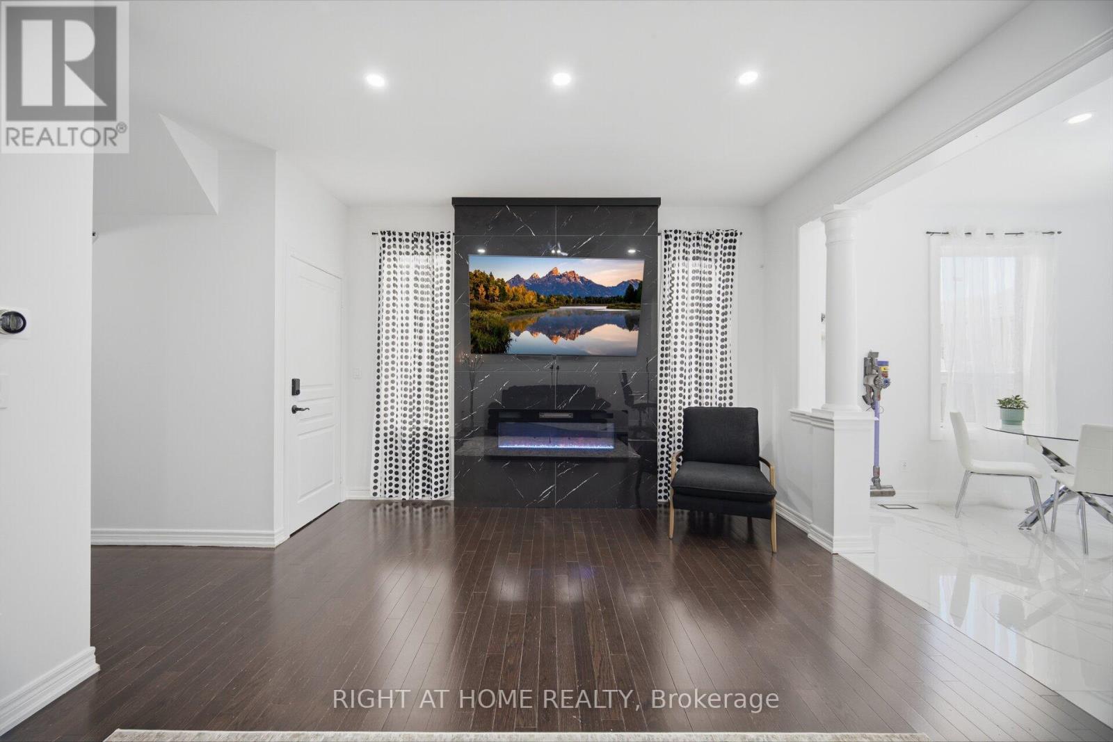 87 Via Toscana Drive, Vaughan, Ontario  L4H 3V4 - Photo 8 - N12937644