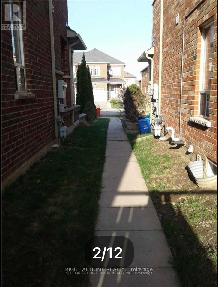 75 Maffey Crescent, Richmond Hill, Ontario  L4S 0A8 - Photo 2 - N12937686